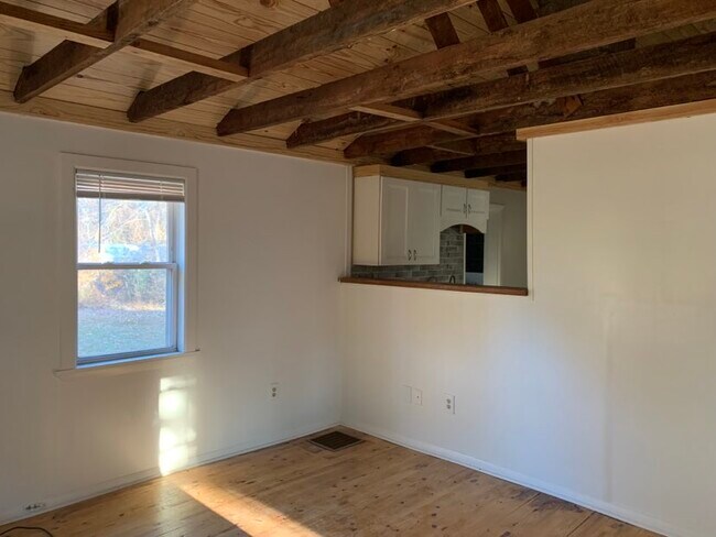 Building Photo - 2606 Corral Rd