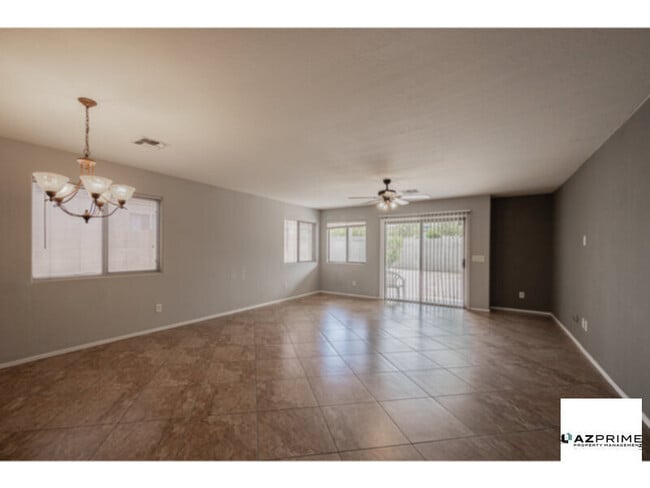 Building Photo - Beautiful 3/2 Phoenix House Near Cesar Cha...