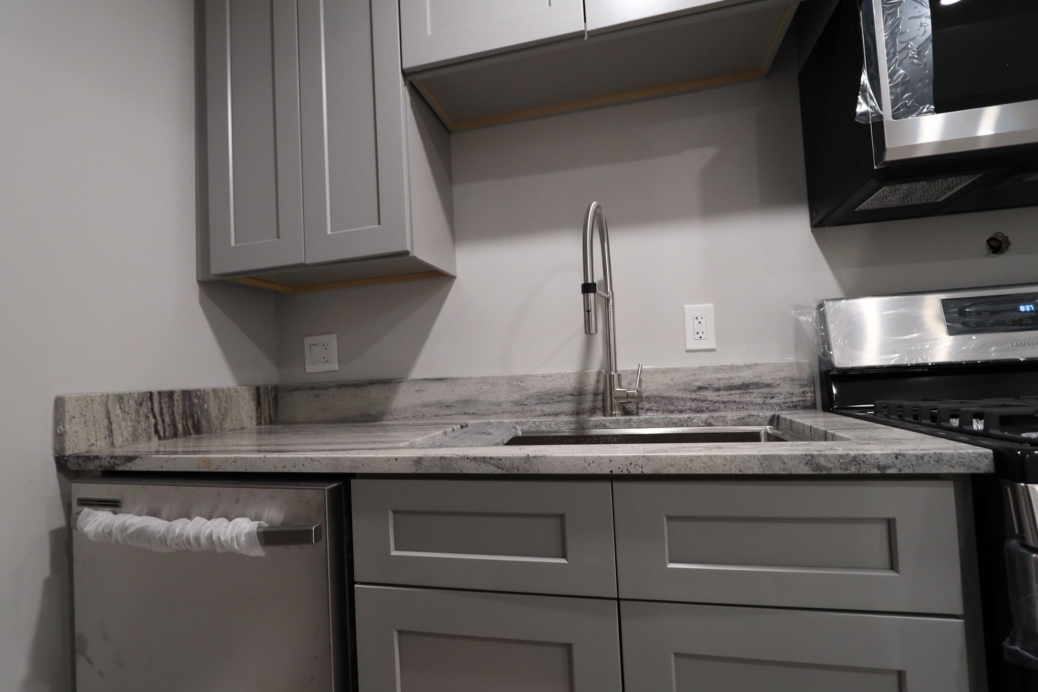 Gourmet sink - 507 E Mulberry St