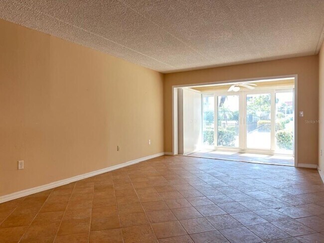 Building Photo - 845 S Gulfview Blvd