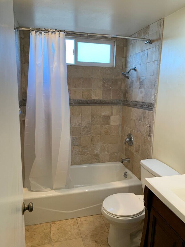 Building Photo - Great Home, Great Location, Great Neighborhood