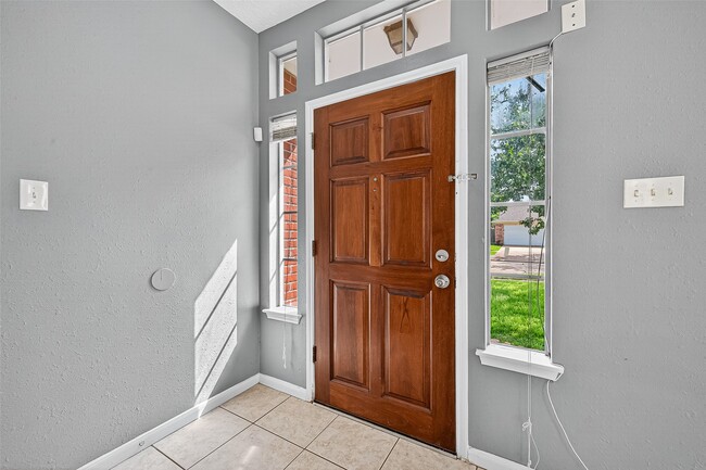Building Photo - 4806 Sunshine Dr