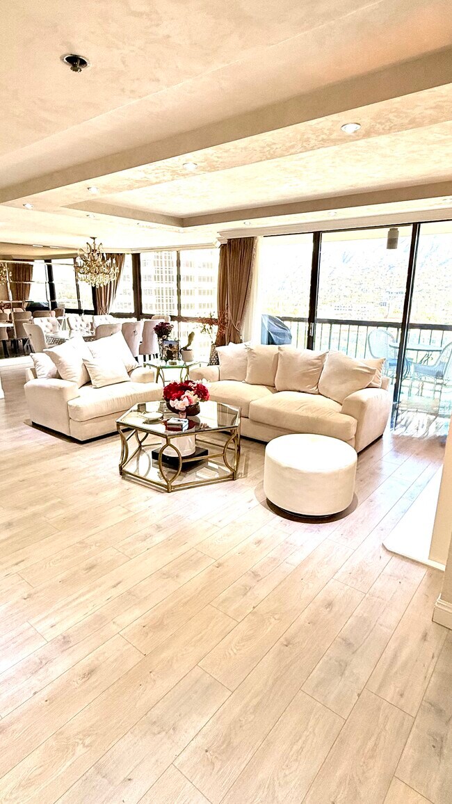 Building Photo - 222 Monterey Rd