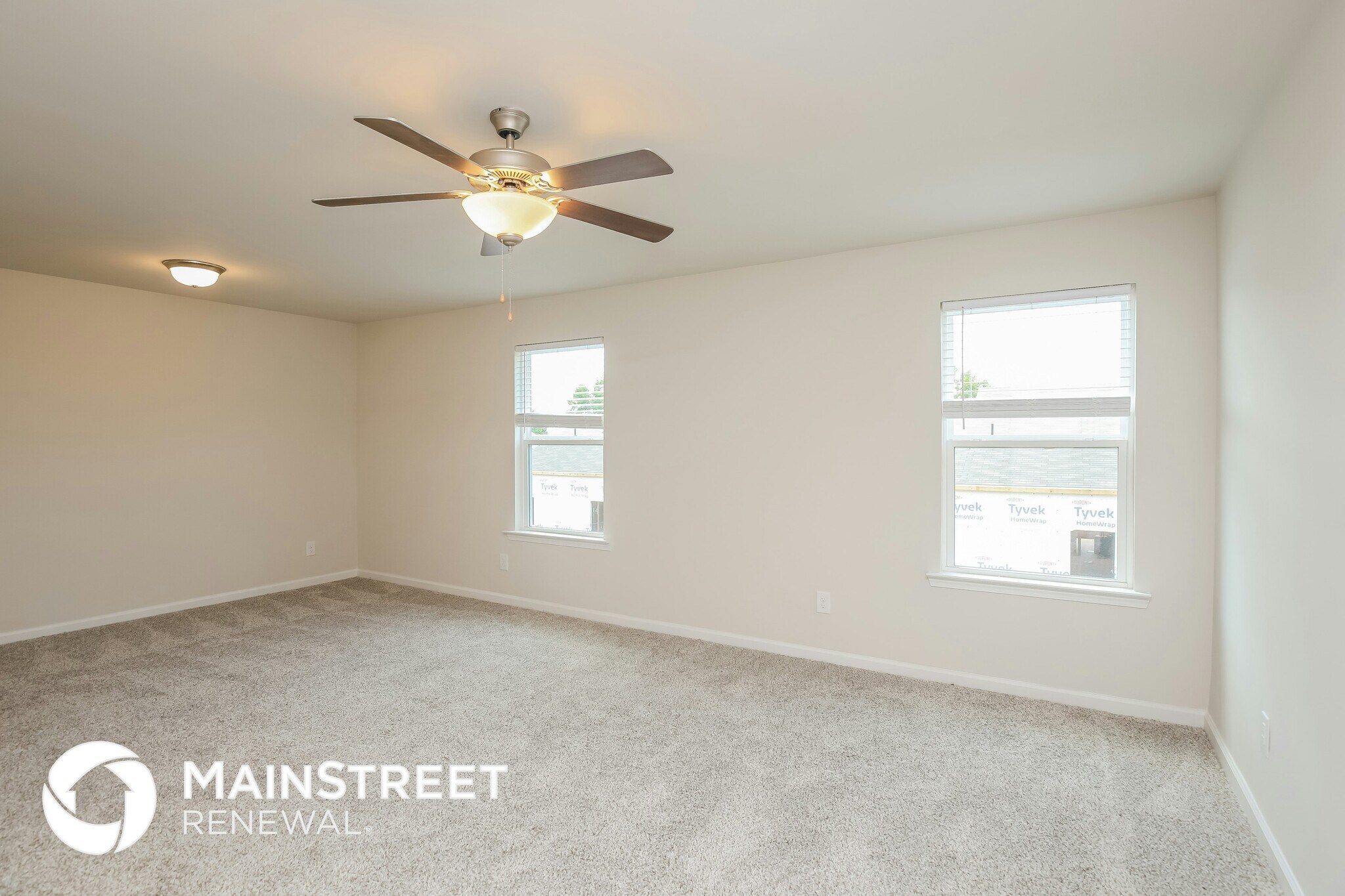 Building Photo - 1347 Sunny Lk Dr