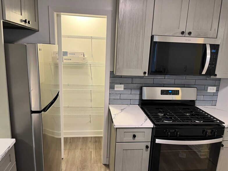 Building Photo - 1032 Auburn Ln