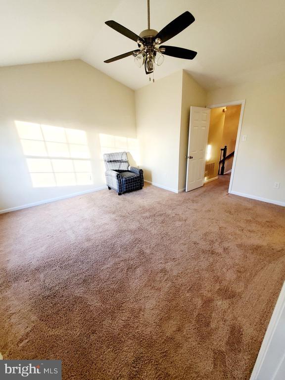Building Photo - 9365 Owings Choice Ct