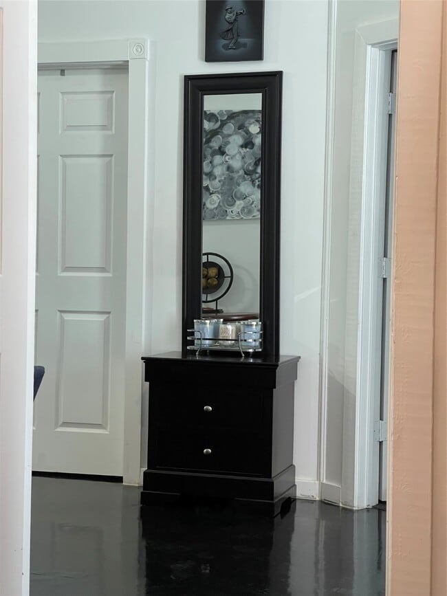 Building Photo - 20892 Cochran Rd