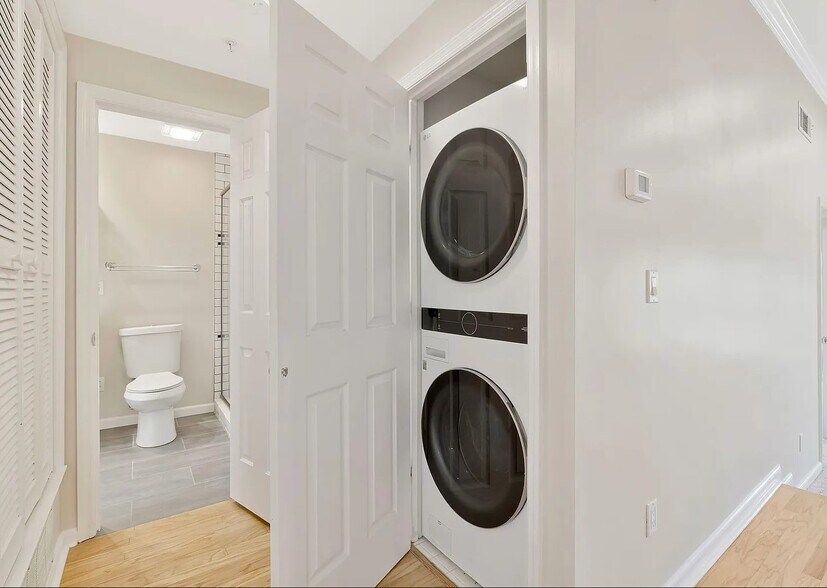 laundry - 145 W End Pl