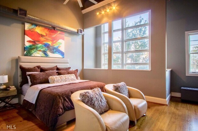 Building Photo - 205 Walker St SW