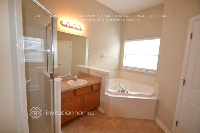 Building Photo - 11121 Apple Blossom Trail W