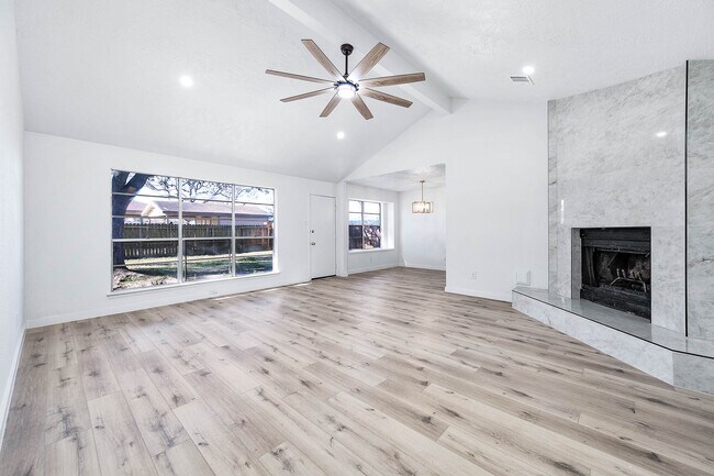 Building Photo - 2118 Pepperglen Ct