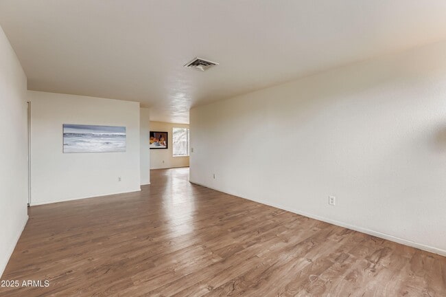 Building Photo - 1619 W El Alba Way