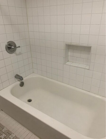 Building Photo - 495 S Clinton St