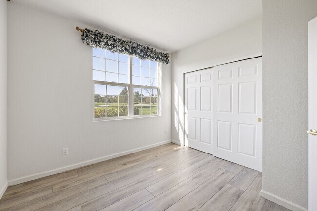 Building Photo - "Chic & Spacious 2-Bed, 2-Bath Condo with Granite Elegance in Littleton!"