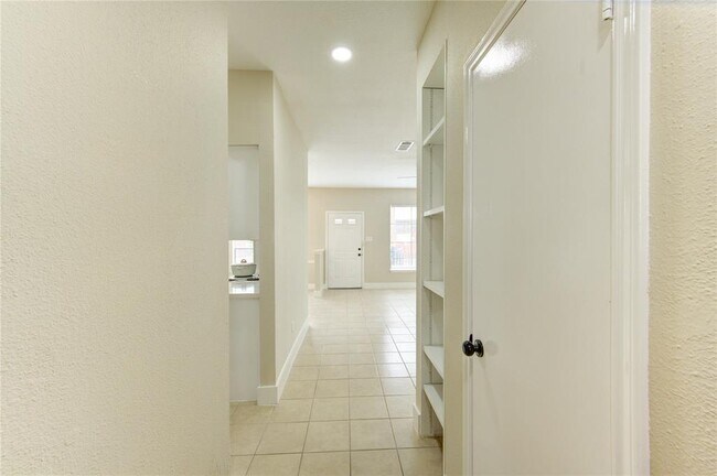 Building Photo - 1103 Dulles Ave