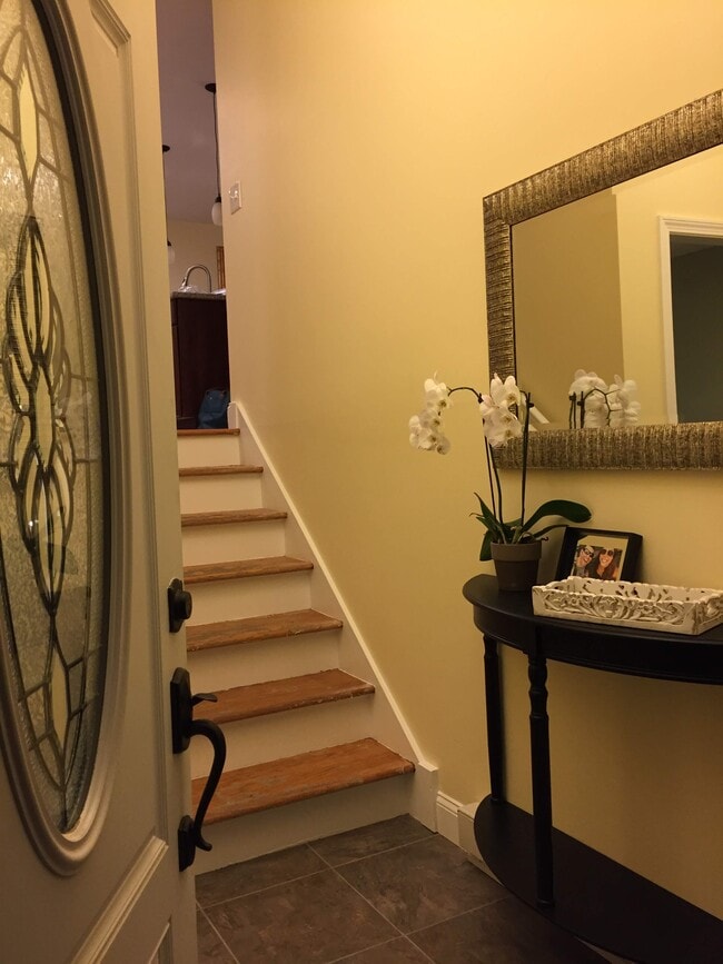 Building Photo - 90 Hickory Hill Rd