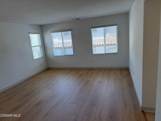 Building Photo - 600 Clearwater Creek Dr