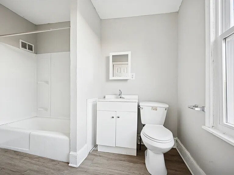 Building Photo - 3014 Rosehill St