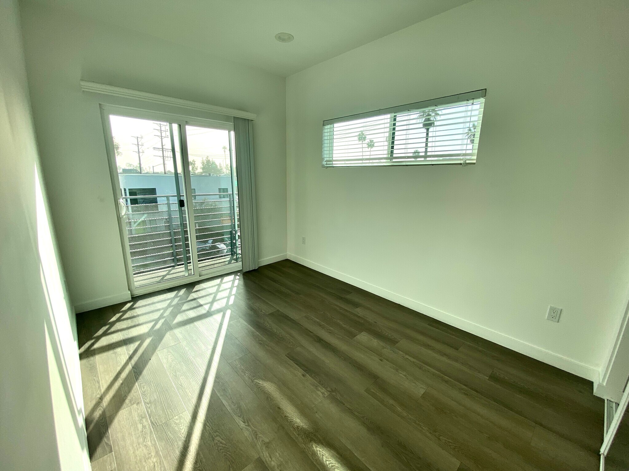 Building Photo - 1885 1/2 W 20th St