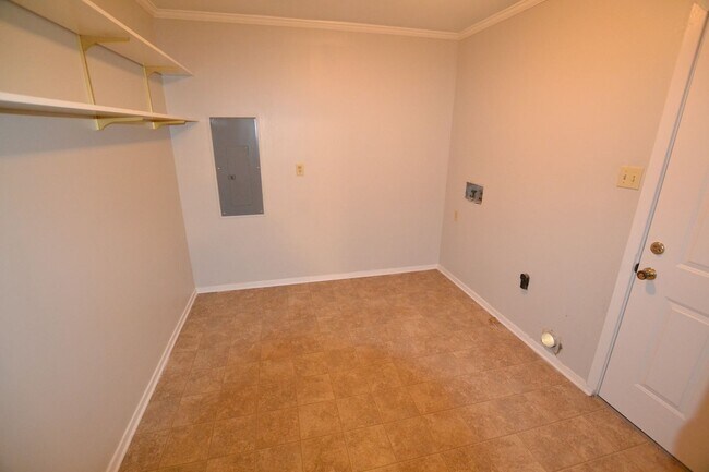 Building Photo - Location!  Location!  Newly updated, 3 bedroom, 1.5 bath home in Baker