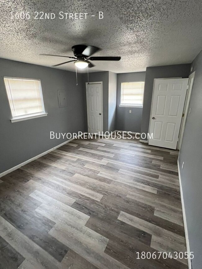 Building Photo - Handyman Special $99 Move in + Admin Fee /...