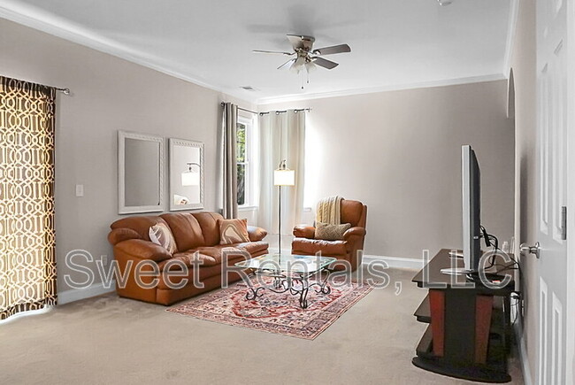 Building Photo - 1519 Thoroughbred Blvd