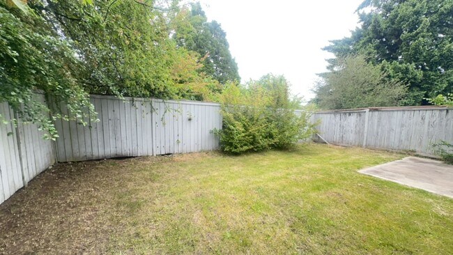 Building Photo - 15325-15327 Berry Valley Rd SE