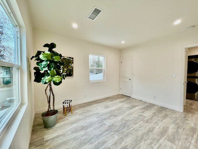 Building Photo - 124 N Pass Ave