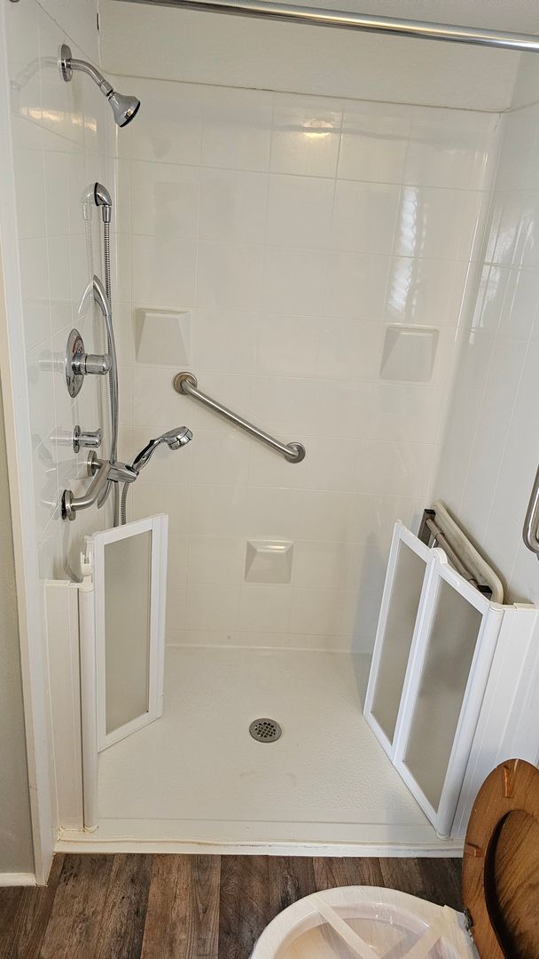 Building Photo - 2217 Glenburn Rd