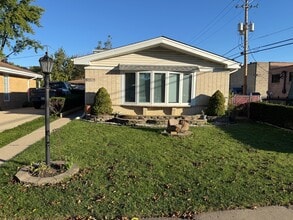 Building Photo - 4814 Birchwood Ave