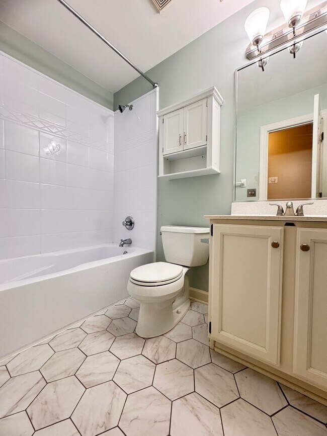 Building Photo - Spacious 4BR 2.5BA Home in Adams Farm with...