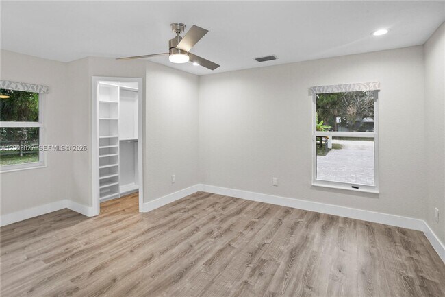 Building Photo - 12090 164th Ct N