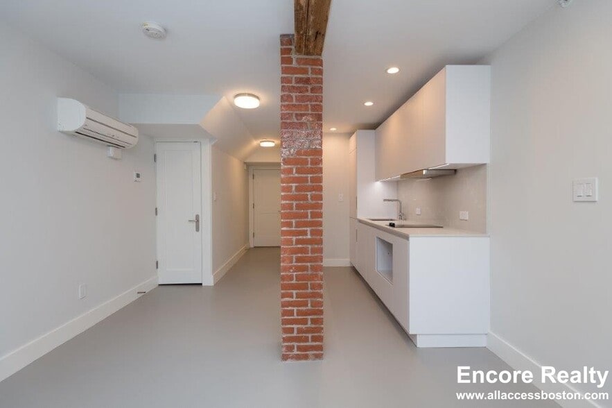 Building Photo - 461 Massachusetts Ave