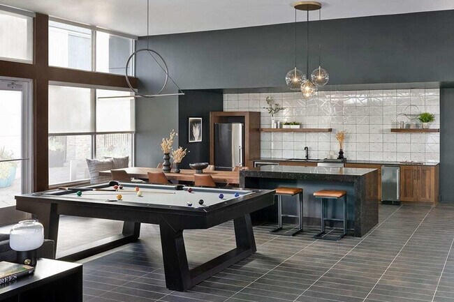 Building Photo - 350 S Jackson St