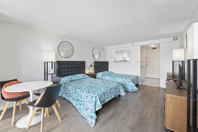 Building Photo - 445 Seaside Ave