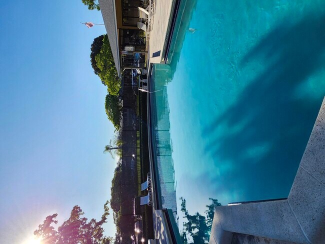 Building Photo - 545 Trace Cir