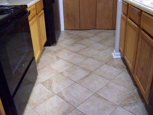 Building Photo - BARTON'S LANDING