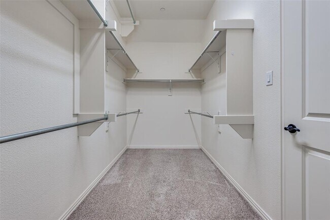 Building Photo - 4646 Rhett Ln