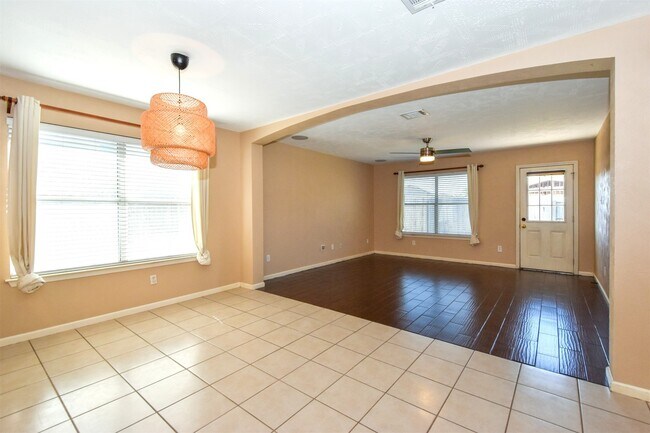 Building Photo - 7215 Kransburg Ranch Dr