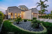 Building Photo - 16711 Moorpark St