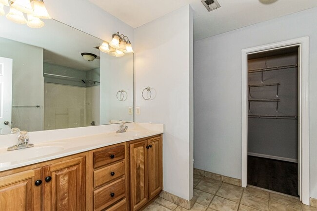 Building Photo - 453 Tocoa Rd