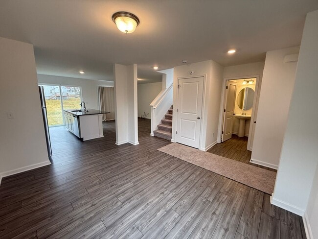 Building Photo - Modern 3-Bedroom Home with 1.5 Baths