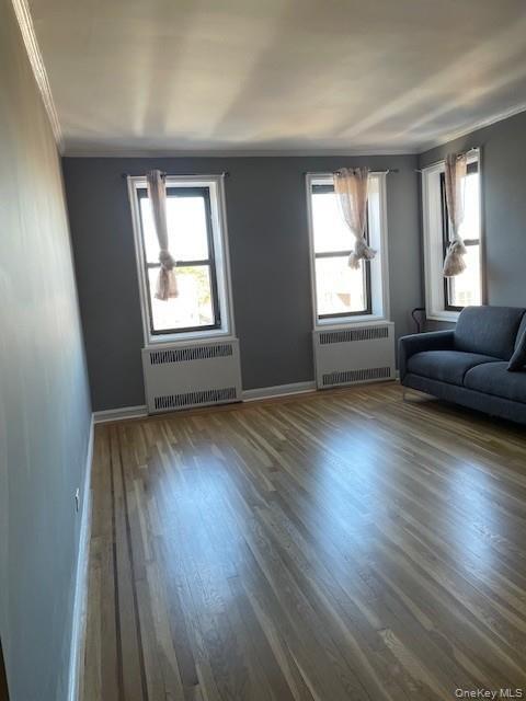 Building Photo - 300 Main St