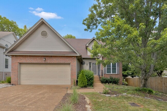Primary Photo - 5204 Catspaw Dr