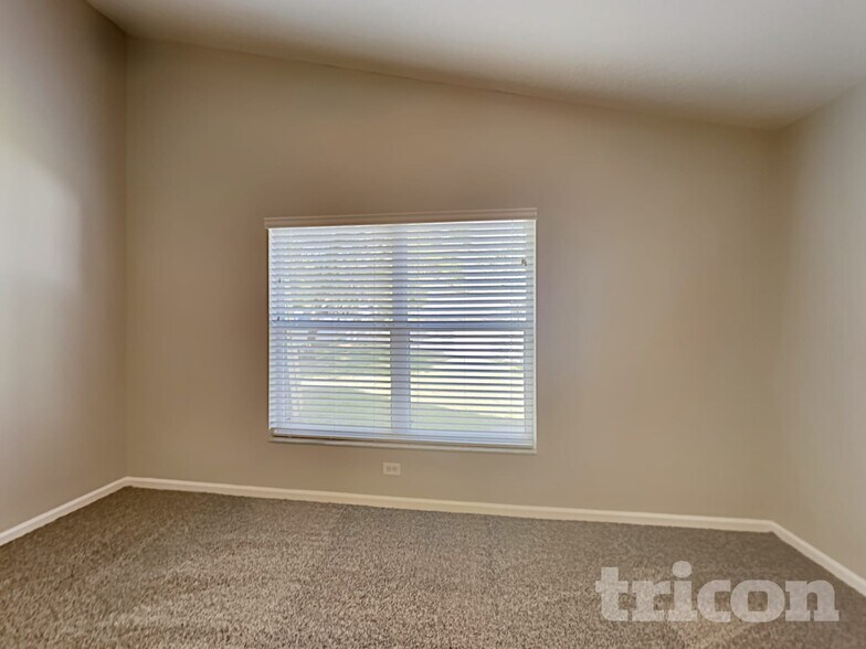 Building Photo - 301 Misty Oaks Run