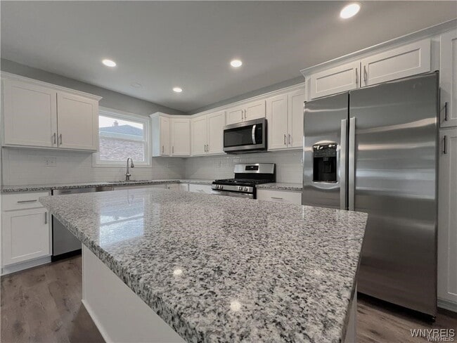 Building Photo - 1589 Center Rd