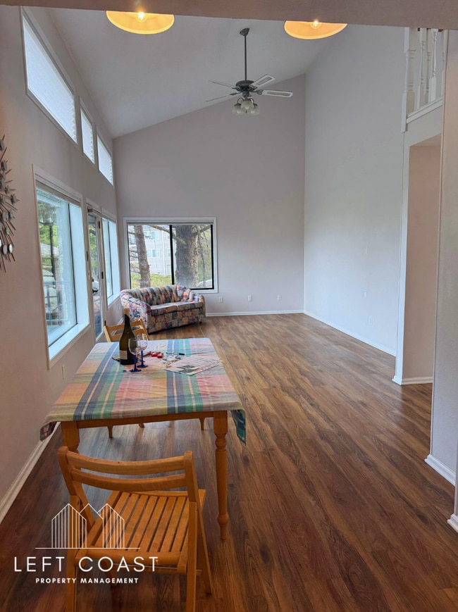 Building Photo - 6215 NE Oar Dr