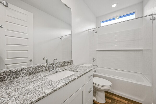 Building Photo - 7574 W Jackrabbit Ln