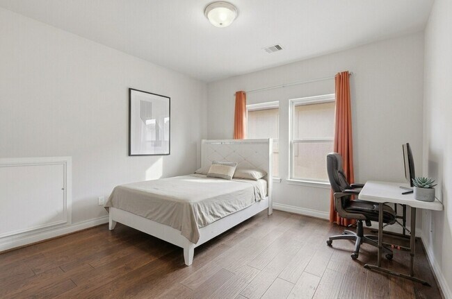 Building Photo - 11218 Oudney Ct