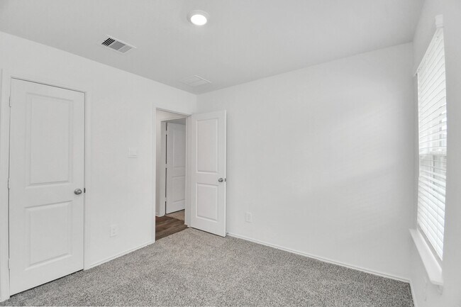 Building Photo - 3822 Zoeys Wy